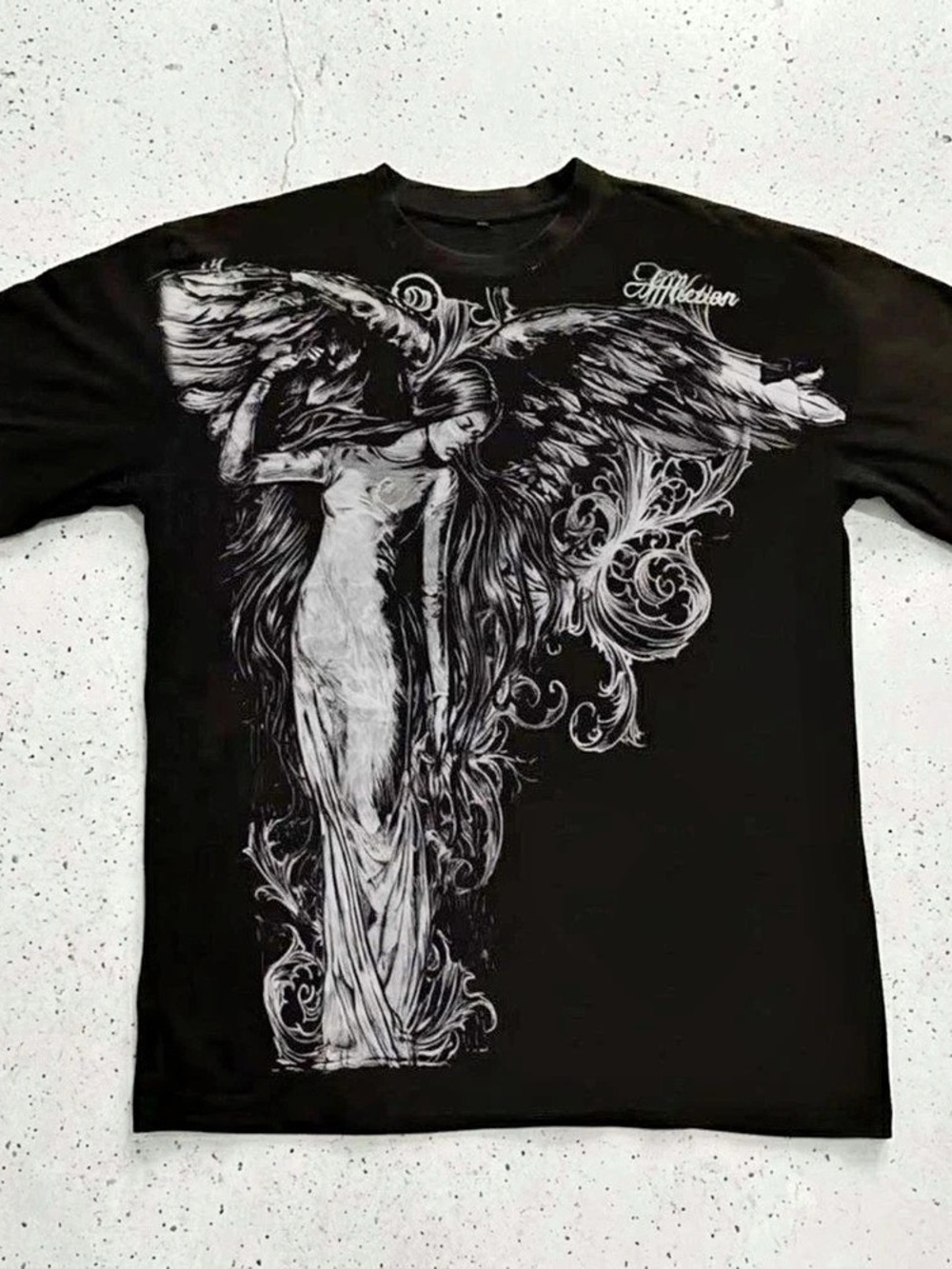 Gildan reprinted shirt, Affliction Graphic Eagle Short Sleeve Tee in Black